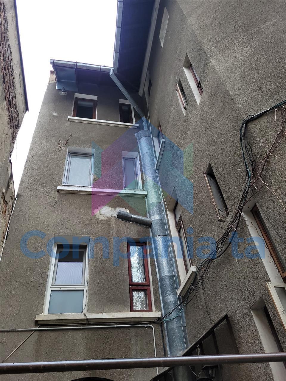 De vanzare Casă / Vilă cu 5 camere de vânzare în zona P-ta Sfantul Gheorghe