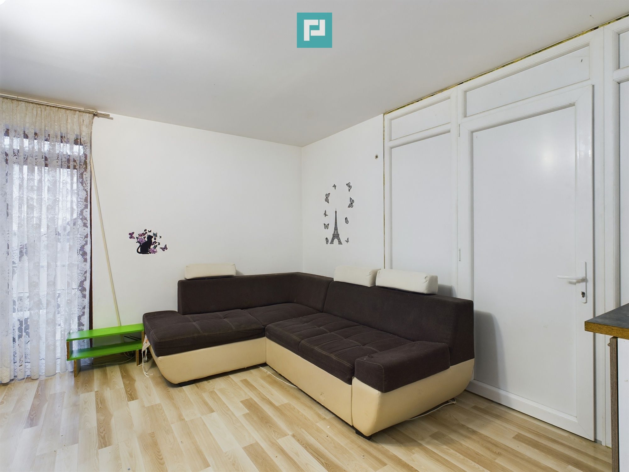 Apartament cu 3 camere pe 2 niveluri în Dumbrăvița